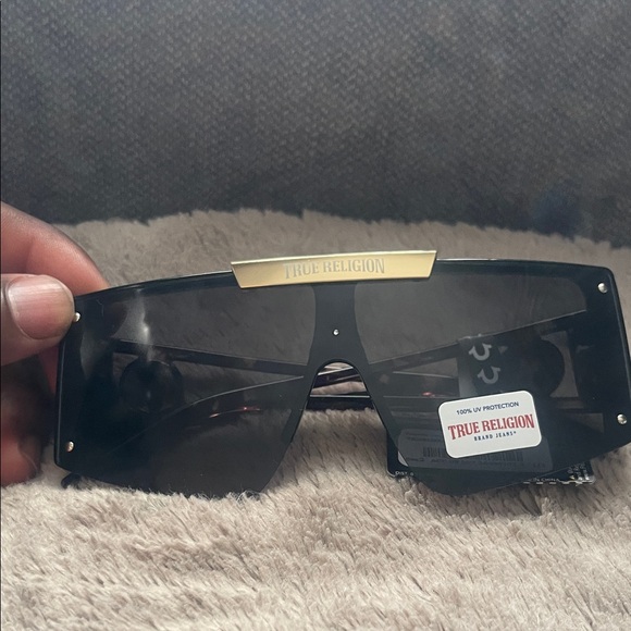 True Religion Black and Gold Sunglasses - Picture 1 of 4